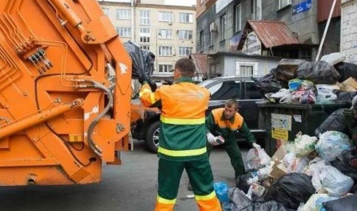 Срочный вывоз мусора в Уфе от ПроМусор — заказ день в день от 2928 руб., грузчики, цена