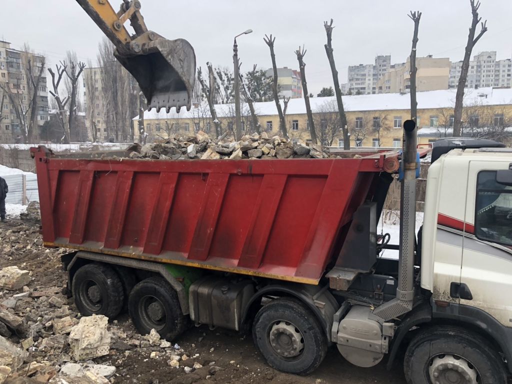 Вывоз мусора Камазом в Уфе в октябре