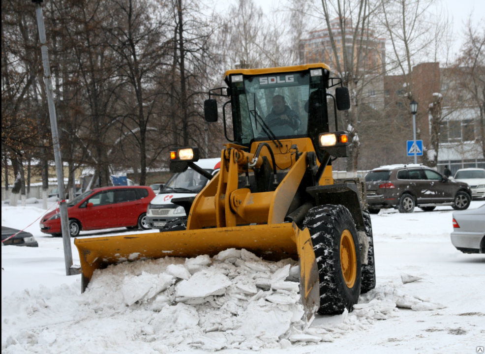 Аренда трактора для уборки снега в Уфе от ПроМусор – цена от 1028 руб., быстро и недорого