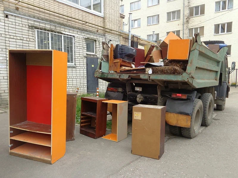 Вывоз шкафа в Уфе от ПроМусор — недорого, демонтаж, утилизация, вывоз из квартиры от 873 руб