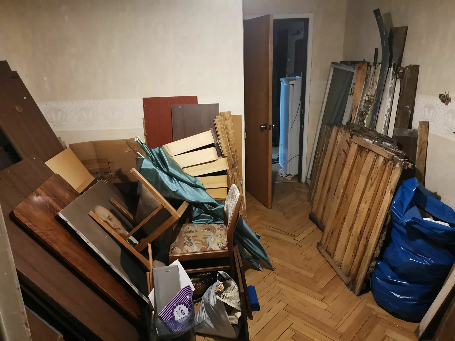 Демонтаж мебели с вывозом и утилизацией в Уфе в октябре